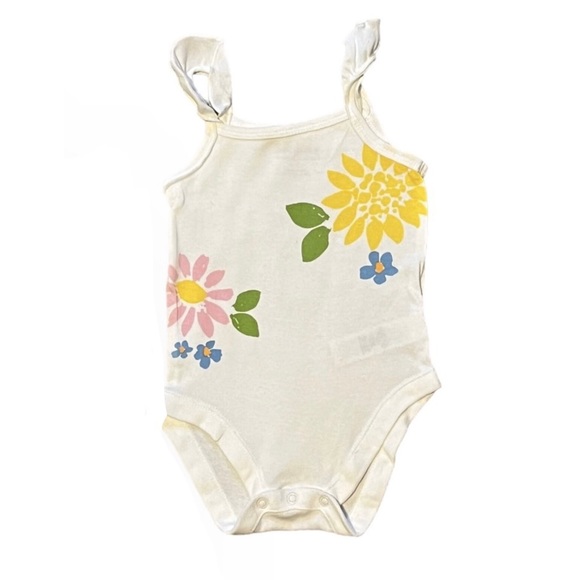 2 Pack Girls 3-6 Sleeve/Sleeveless Onesies Bundle - Picture 2 of 3